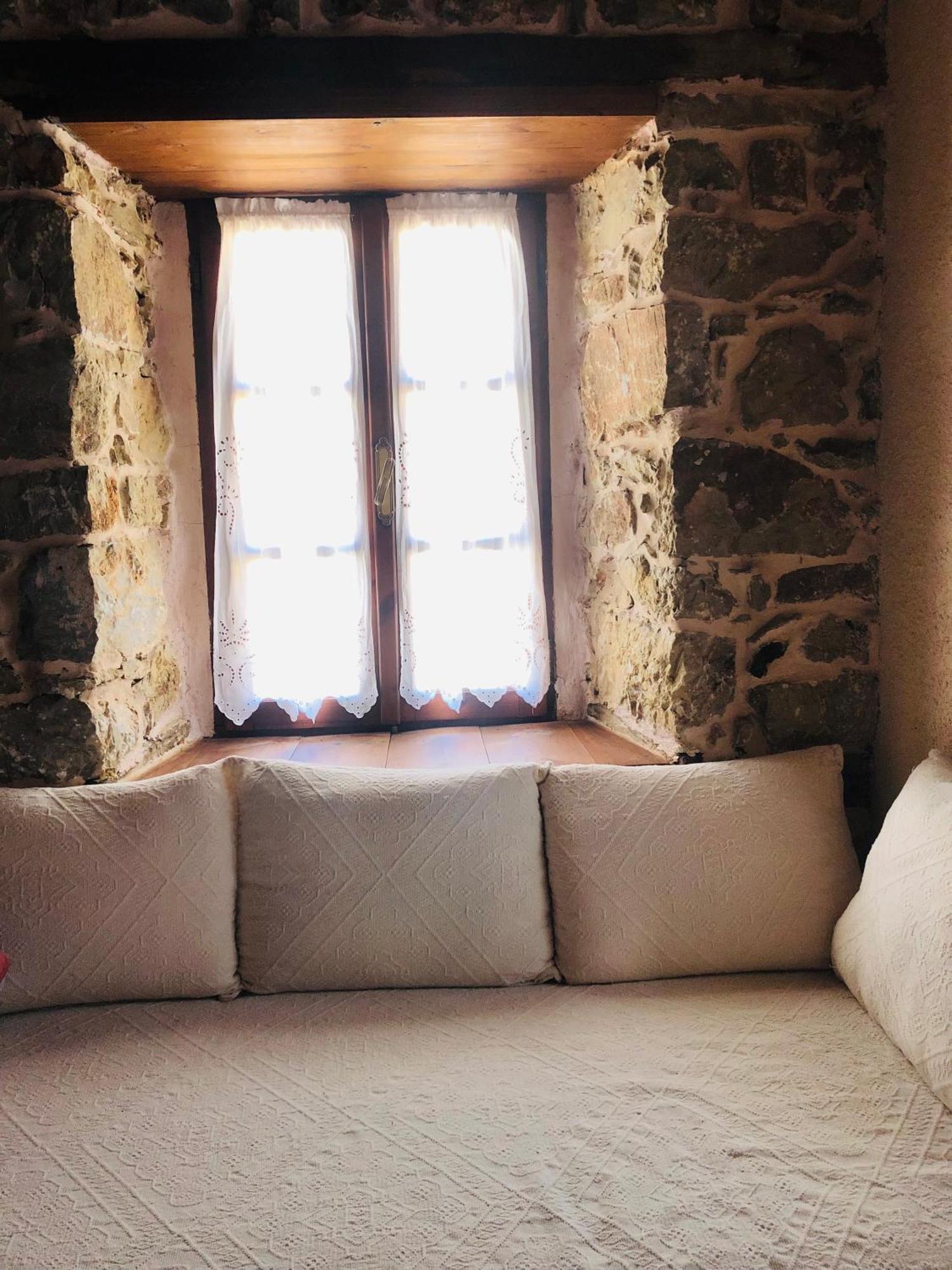 Χαγιάτι Hotel Pszarádesz Kültér fotó