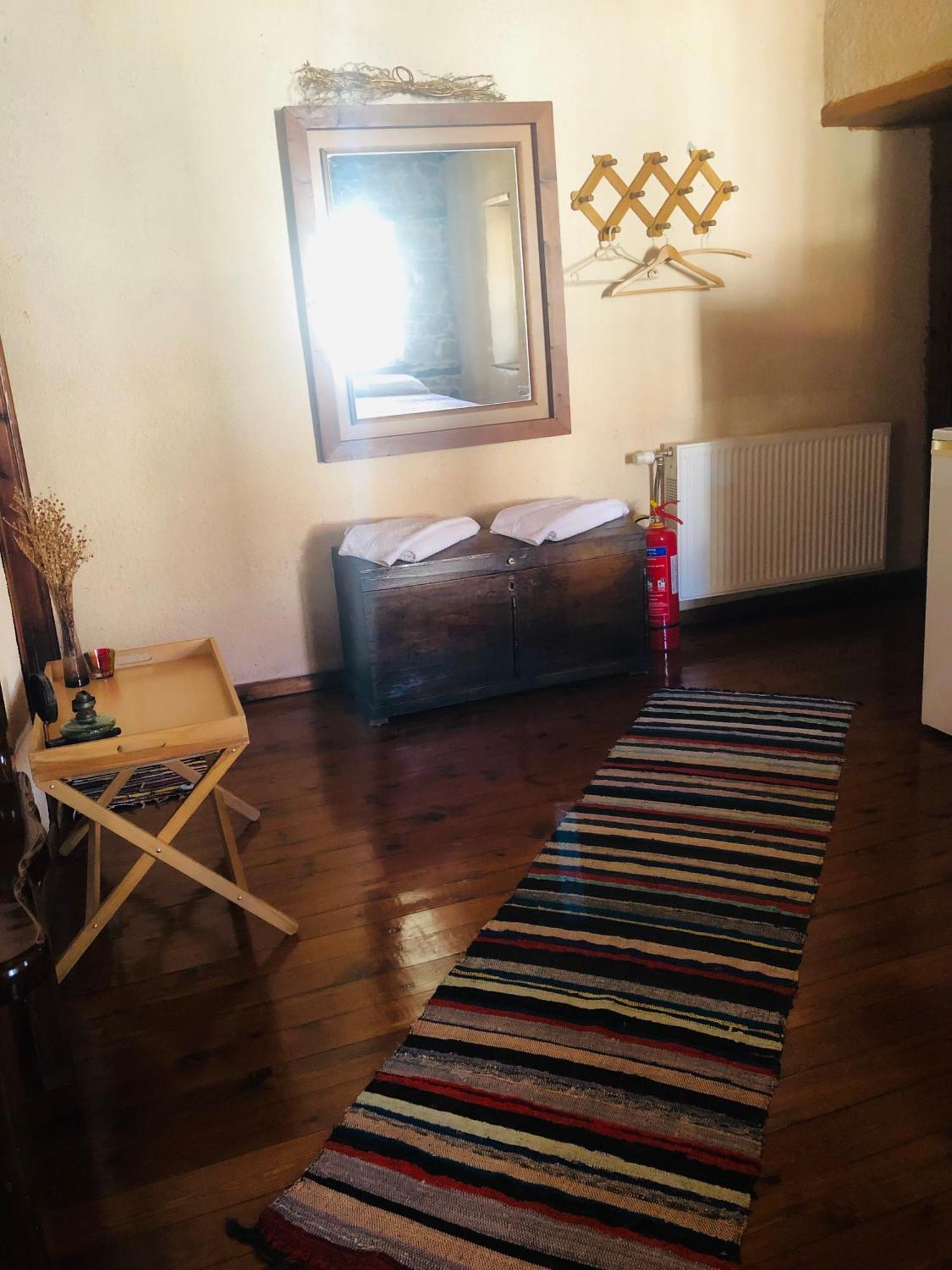 Χαγιάτι Hotel Pszarádesz Kültér fotó