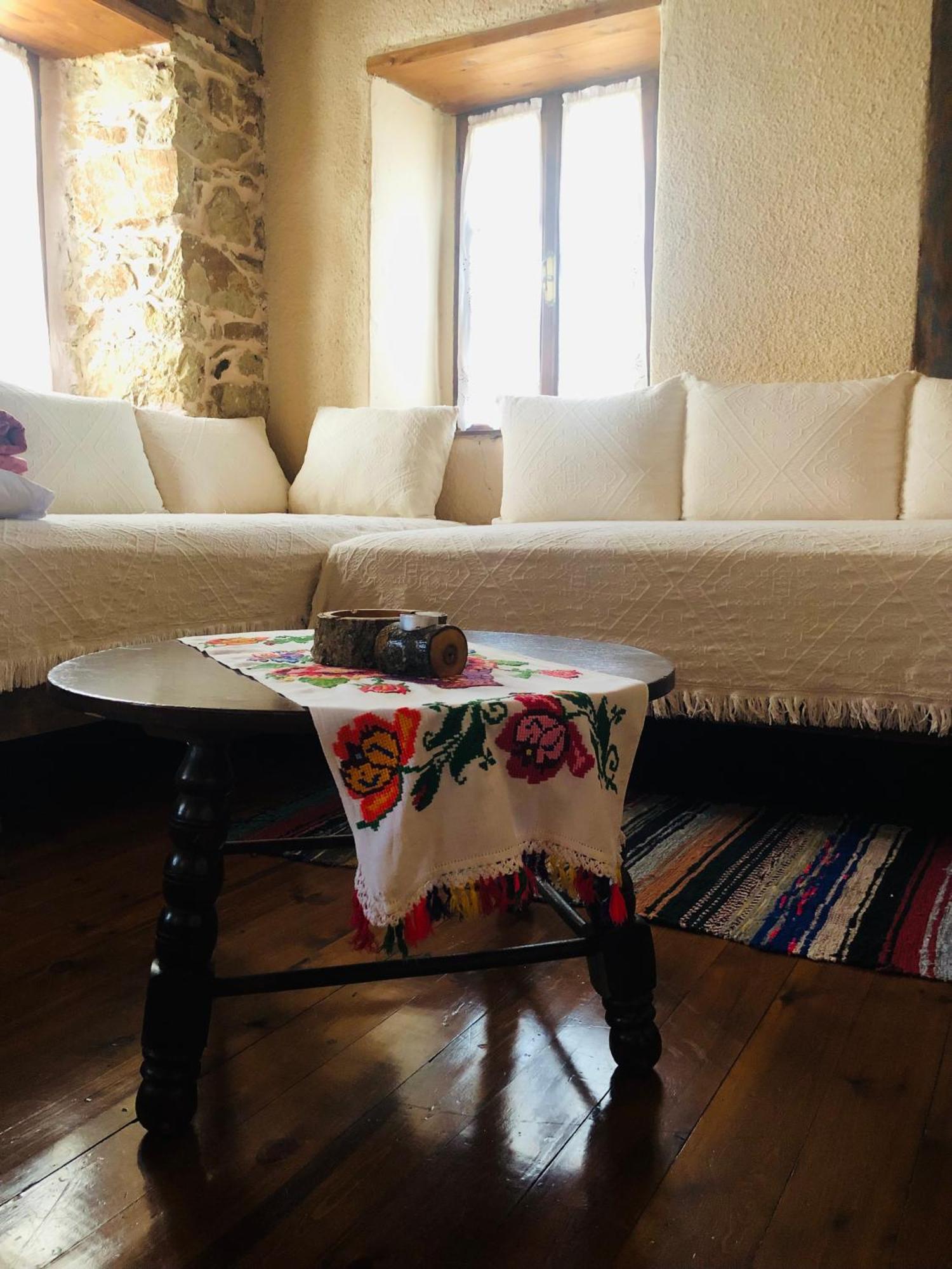 Χαγιάτι Hotel Pszarádesz Kültér fotó